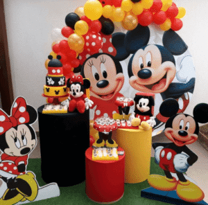 Idéia de decoração clássica para festa do Mickey e da Minnie